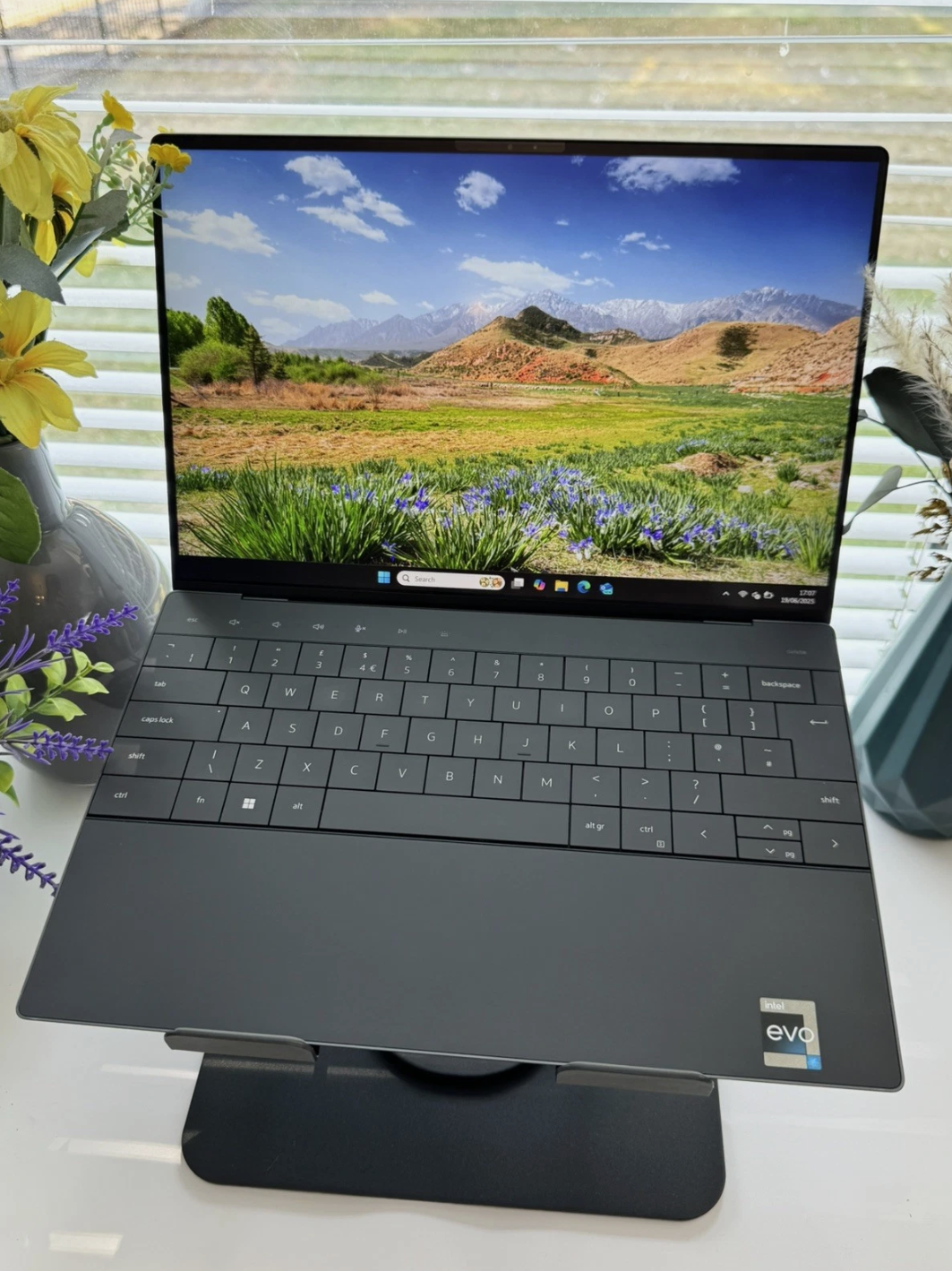 Dell XPS 13 Plus 9320 (Black) - Intel Core i7 12th FHD+ 1TB SSD 16GB RAM