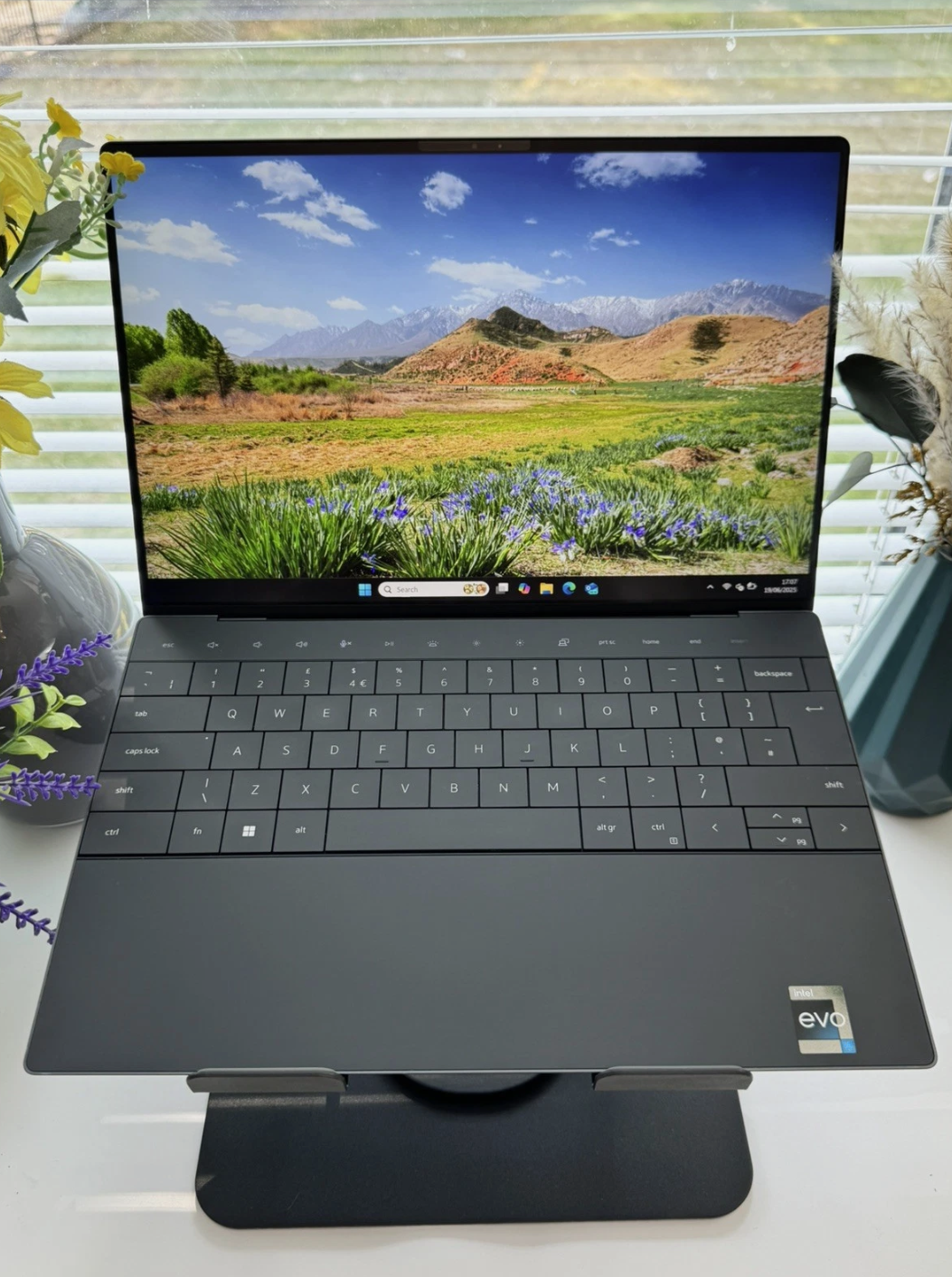 Dell XPS 13 Plus 9320 (Black) - Intel Core i7 12th FHD+ 1TB SSD 16GB RAM