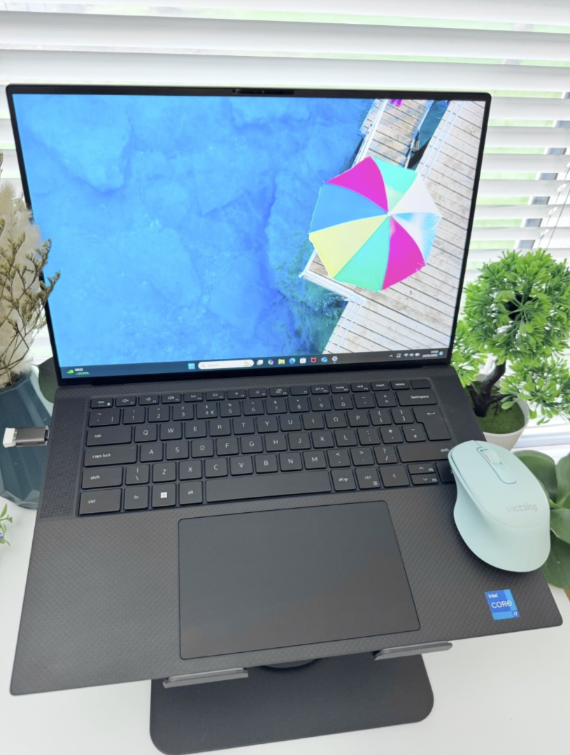 DELL XPS 15 9530 LAPTOP, INTEL CORE I7 13TH GEN 512GB SSD 16GB RAM + BUNDLE