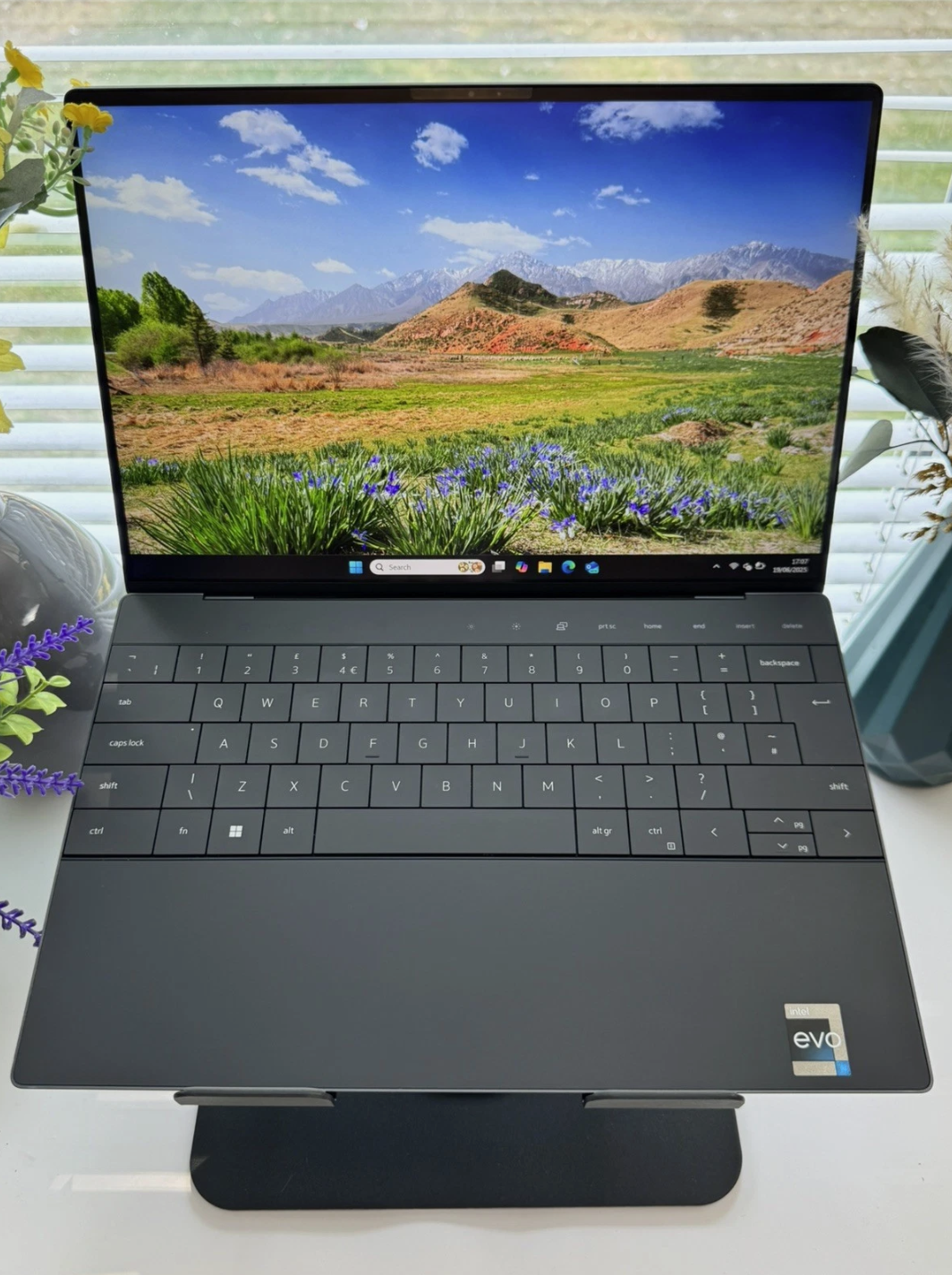 Dell XPS 13 Plus 9320 (Black) - Intel Core i7 12th FHD+ 1TB SSD 16GB RAM