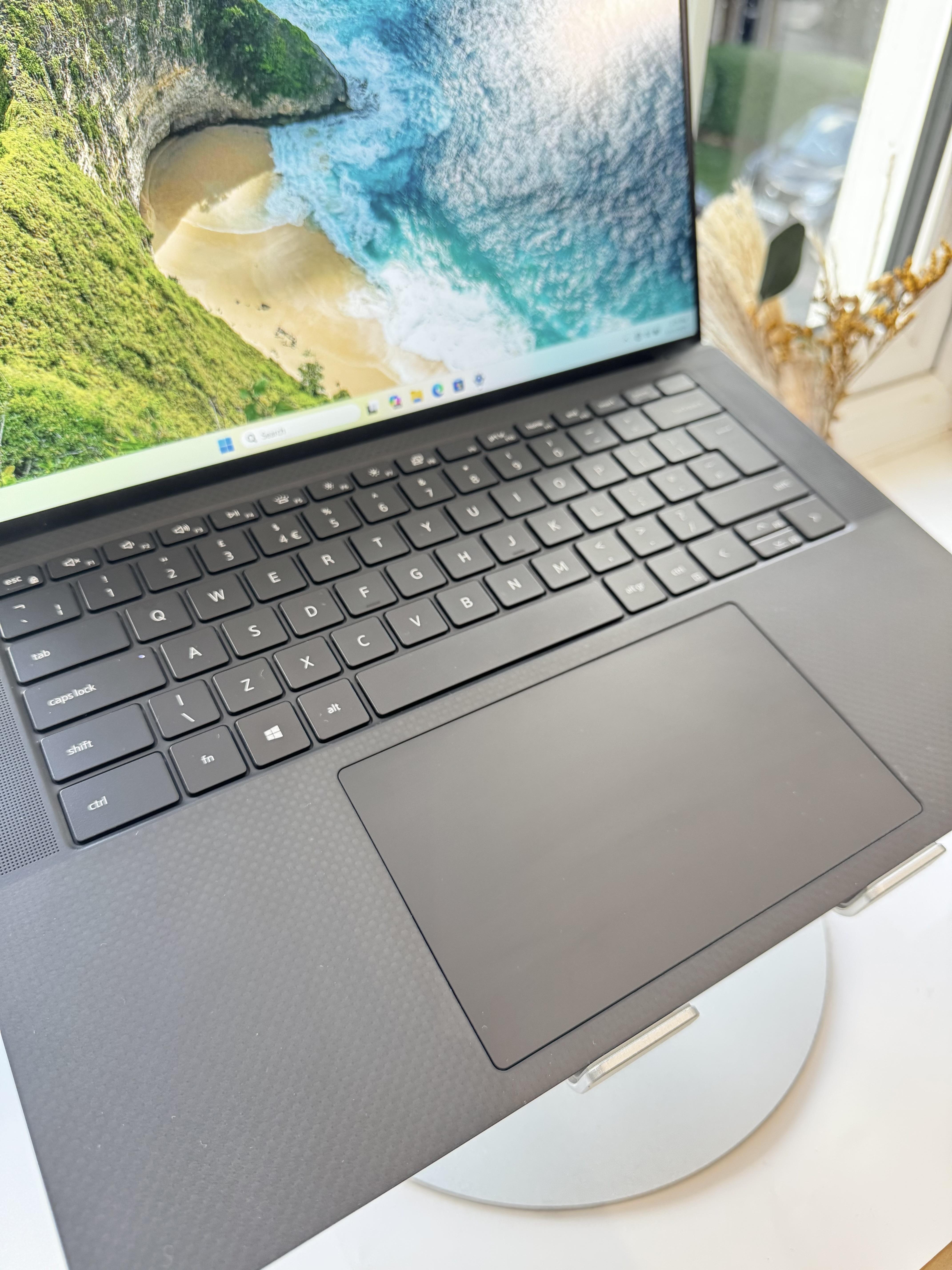 Dell XPS 9510 Laptop - Intel Core i7-11th gen 32GB 1TB SSD RTX 3050Ti