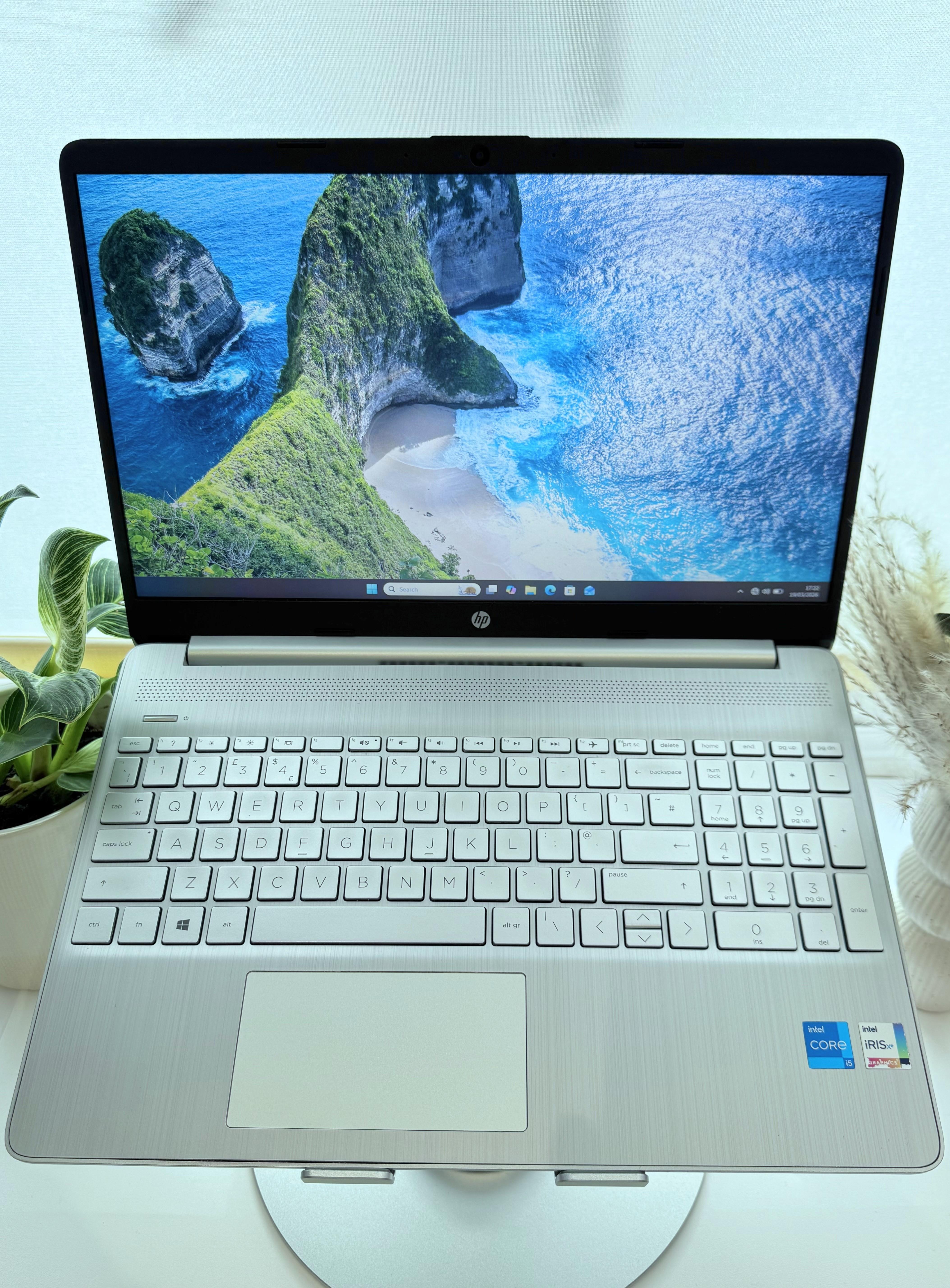 HP Laptop 15s-fq2xxx – Intel Core i5-11th Gen 4 Cores / 8 Threads, up to 4.2GHz, 16GB RAM 512GB SSD