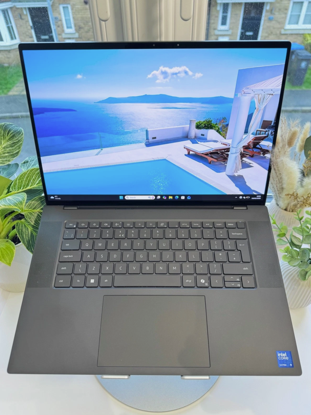 Dell Precision 5690 16" Intel Ultra 9 185H OLED Touch 64GB 2TB RTX 4000 11GB