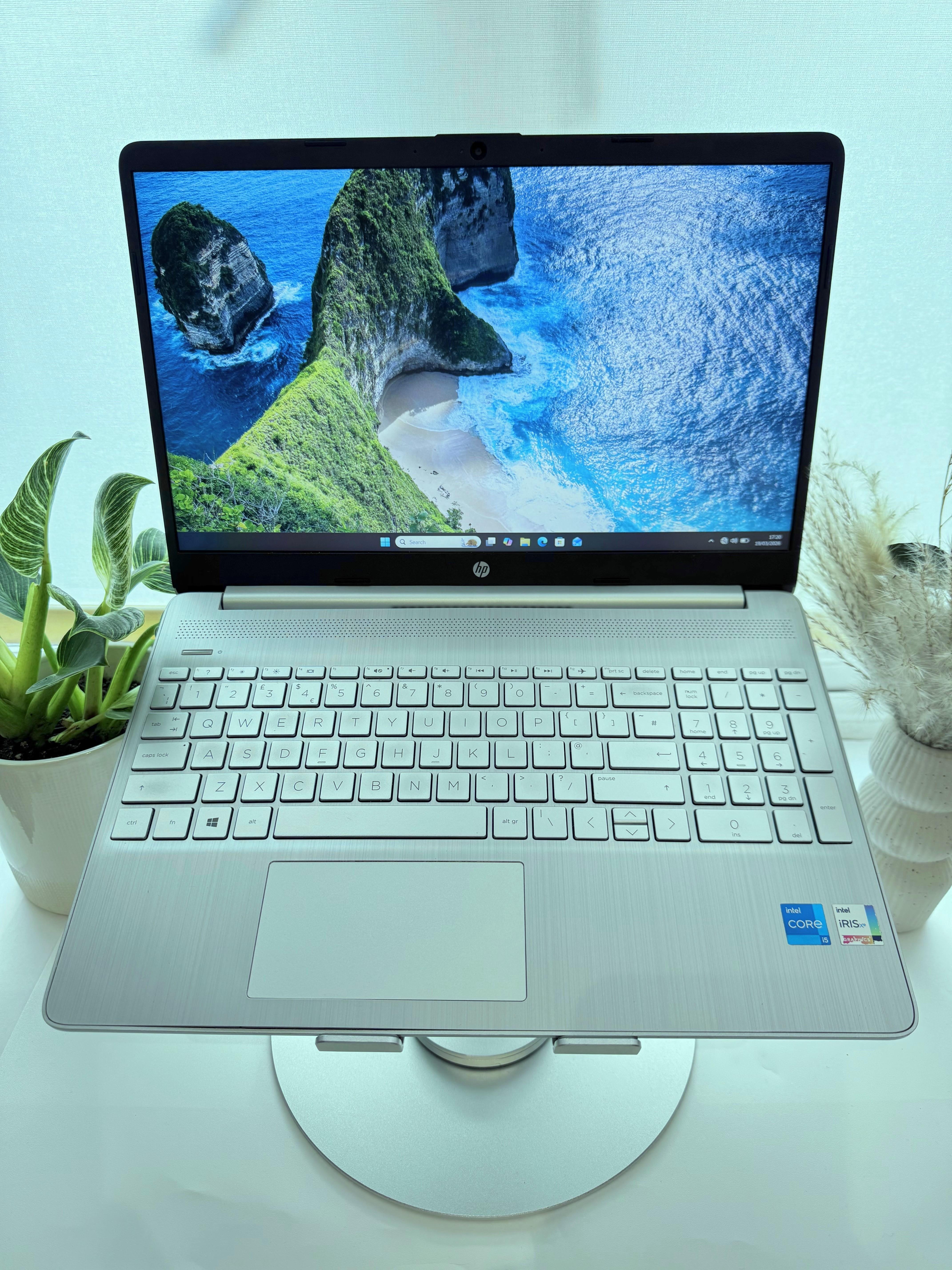 HP Laptop 15s-fq2xxx – Intel Core i5-11th Gen 4 Cores / 8 Threads, up to 4.2GHz, 16GB RAM 512GB SSD