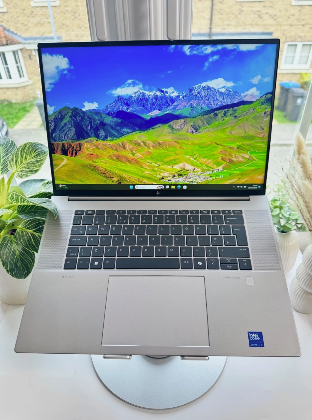 HP Zbook 16 Studio G11 16 Laptop - Intel Ultra 7, 1TB SSD 32GB RTX 1000