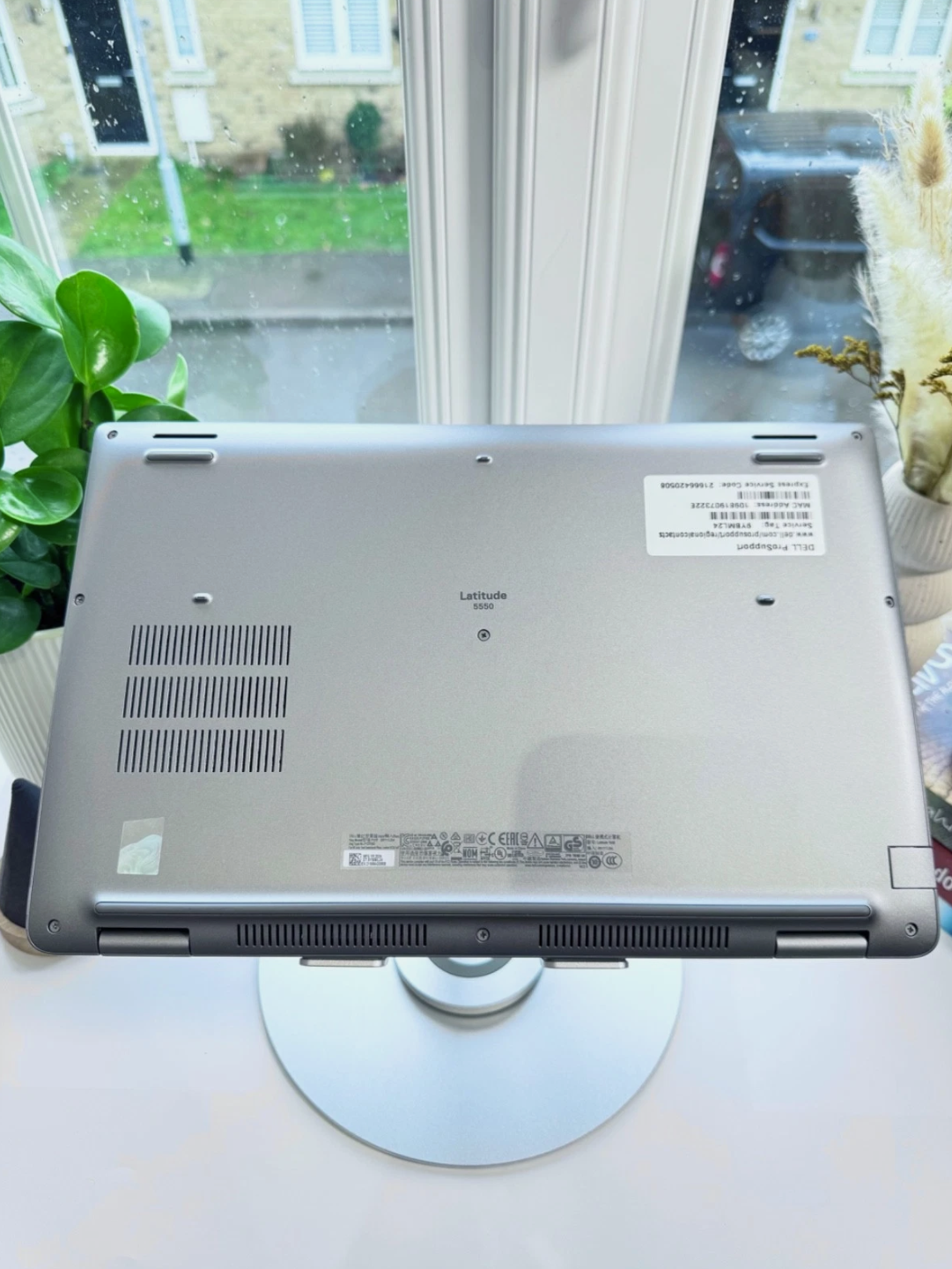 Dell Latitude 5550 - Intel Core Ultra 5 135U Touchscreen, 32GB Ram 1TB SSD