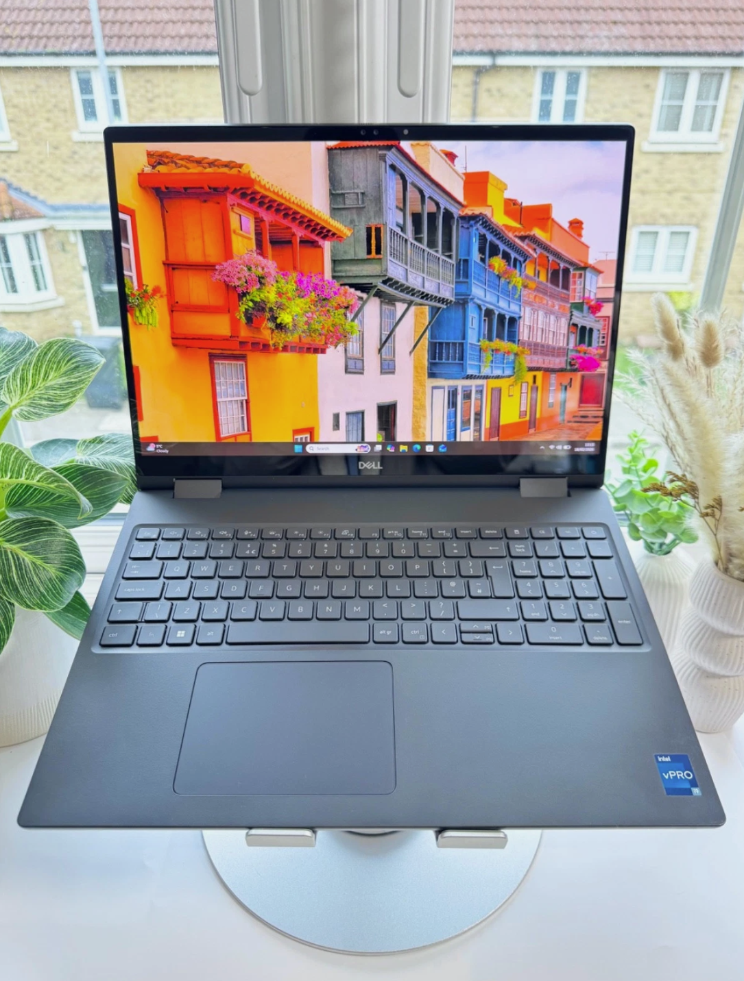 Dell Precision 7670 Laptop, Intel i9 12th Gen OLED Touch 32GB 1TB SSD NVIDIA 8GB