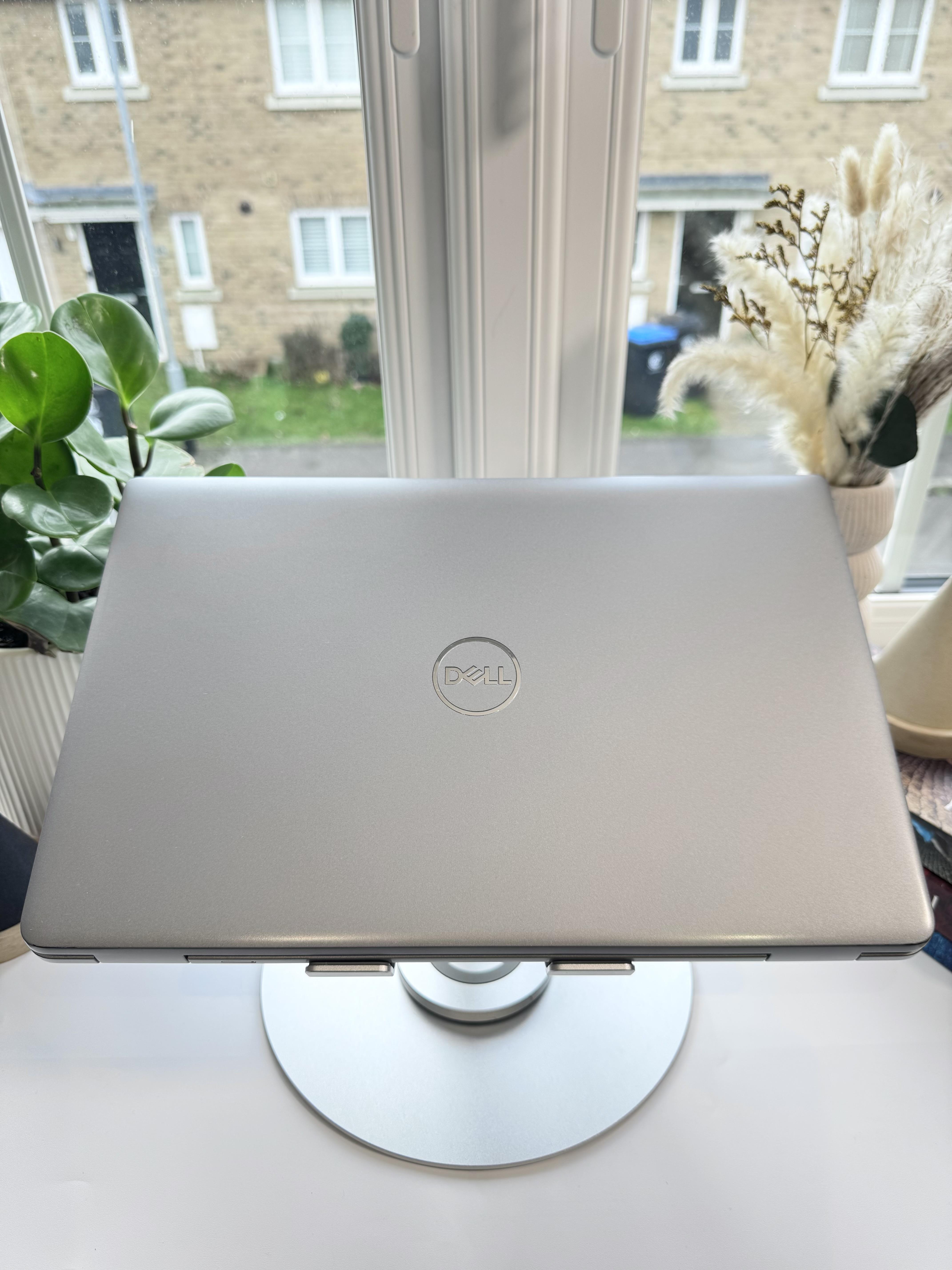 Dell Latitude 5540 Laptop - Intel Core i7 13th Gen 32GB Ram 1TB SSD