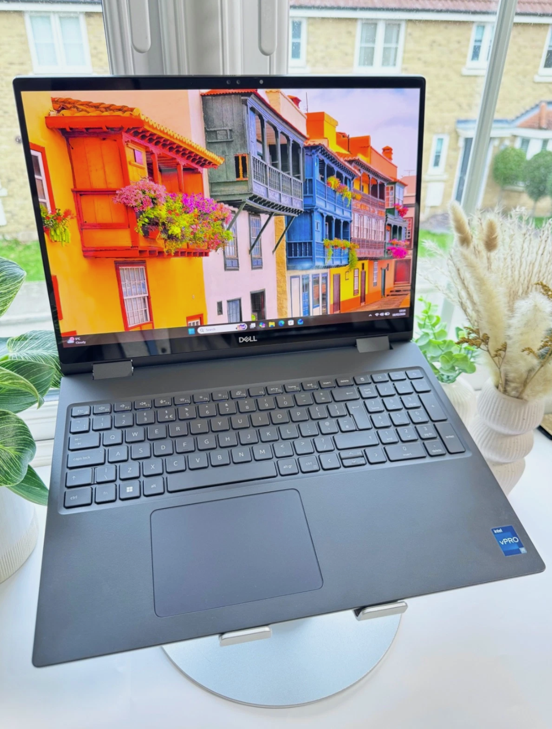 Dell Precision 7670 Laptop, Intel i9 12th Gen OLED Touch 32GB 1TB SSD NVIDIA 8GB