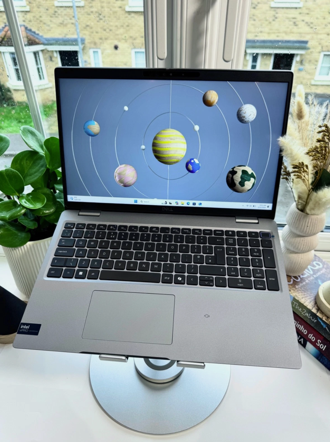 Dell Latitude 5550 - Intel Core Ultra 5 135U Touchscreen, 32GB Ram 1TB SSD