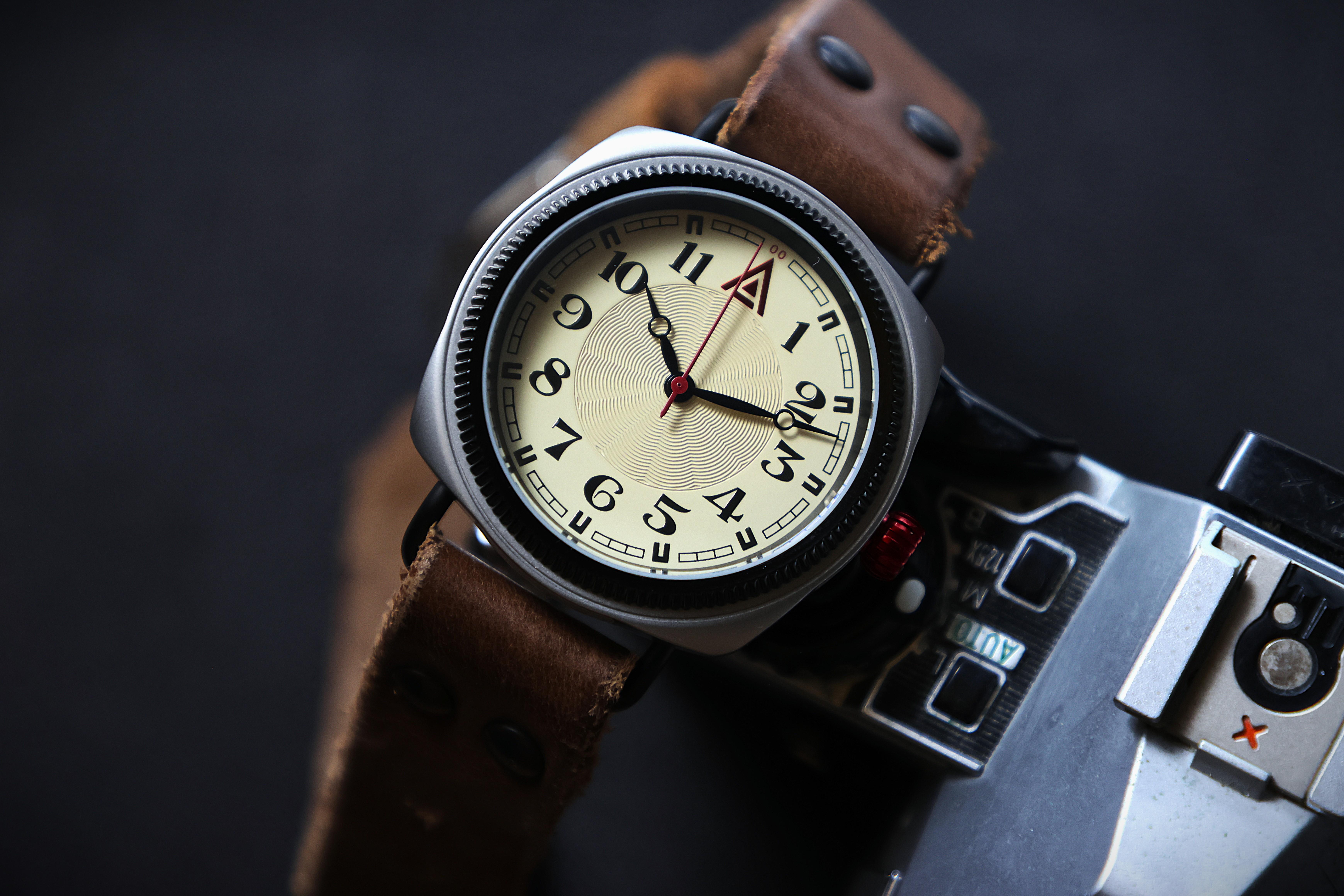 WT AUTHOR Men's Watch Model Nº 1929 Cream Dial - British Made & Limited Edition